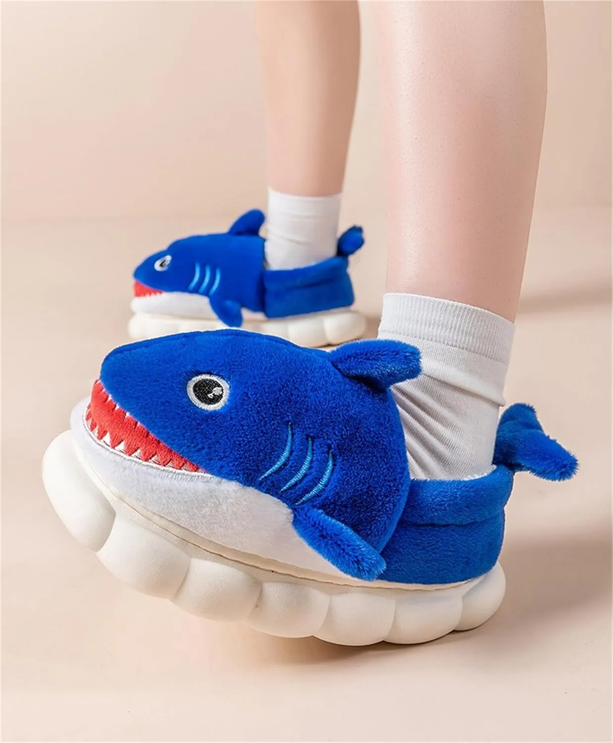 Animal slippers for Women Men Cute Shark Slippers Cozy adult home fuzzy cotton slippers