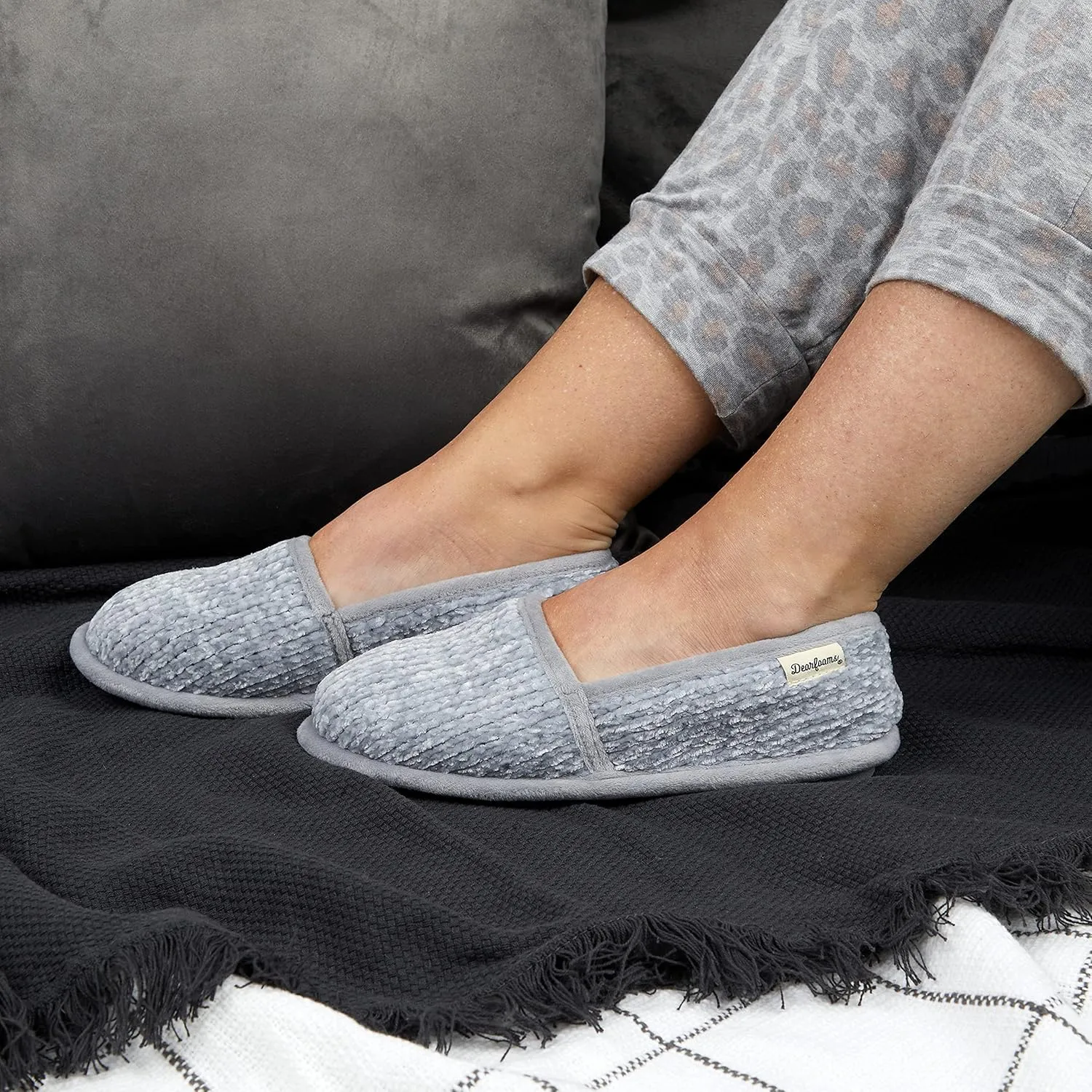 Dearfoams Women's Chenille A-Line Slipper