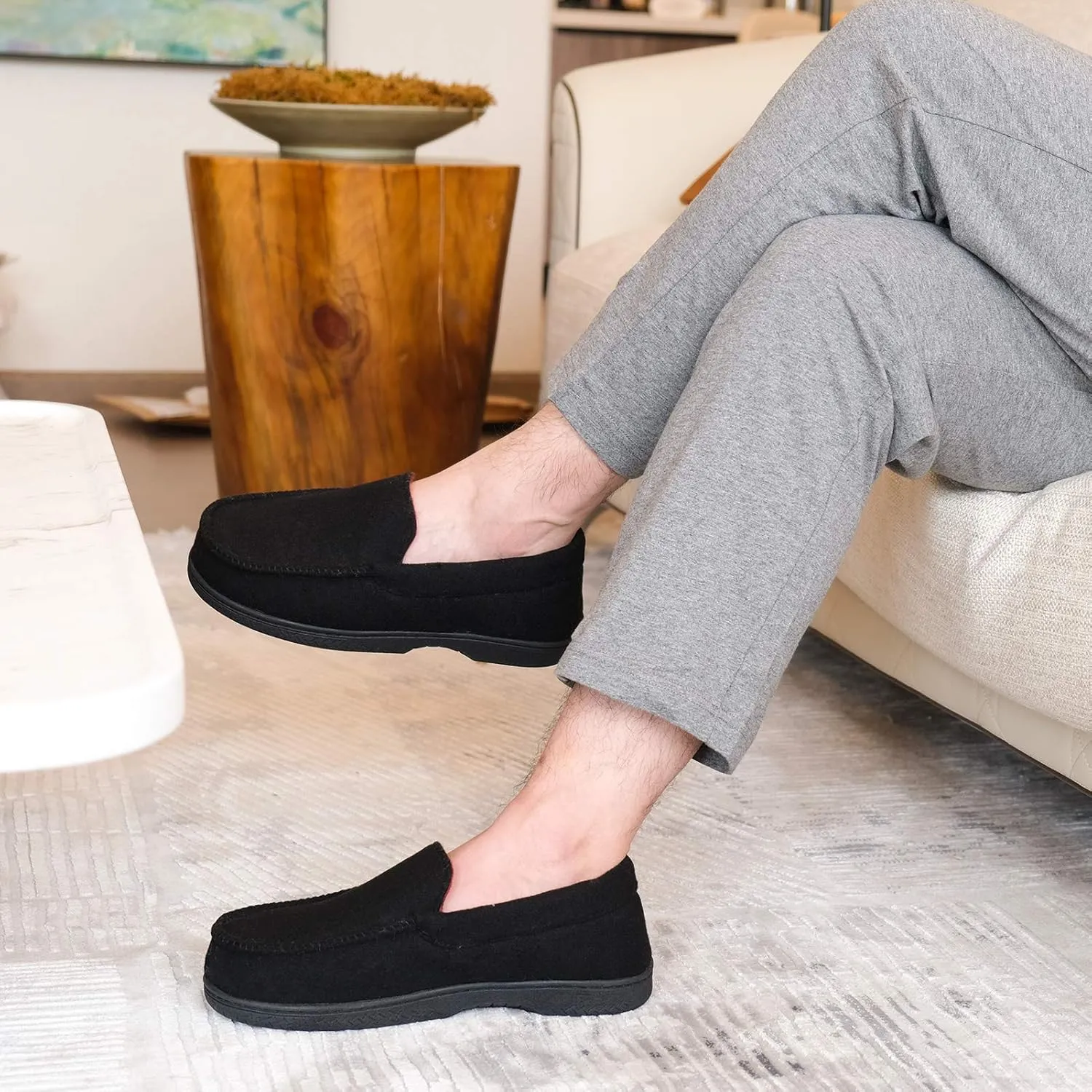 DL Men's Memory Foam Moccasin Slippers Breathable Moccasin Slippers Micro Wool House Shoes Anti-Slip Sole Indoor Outdoor