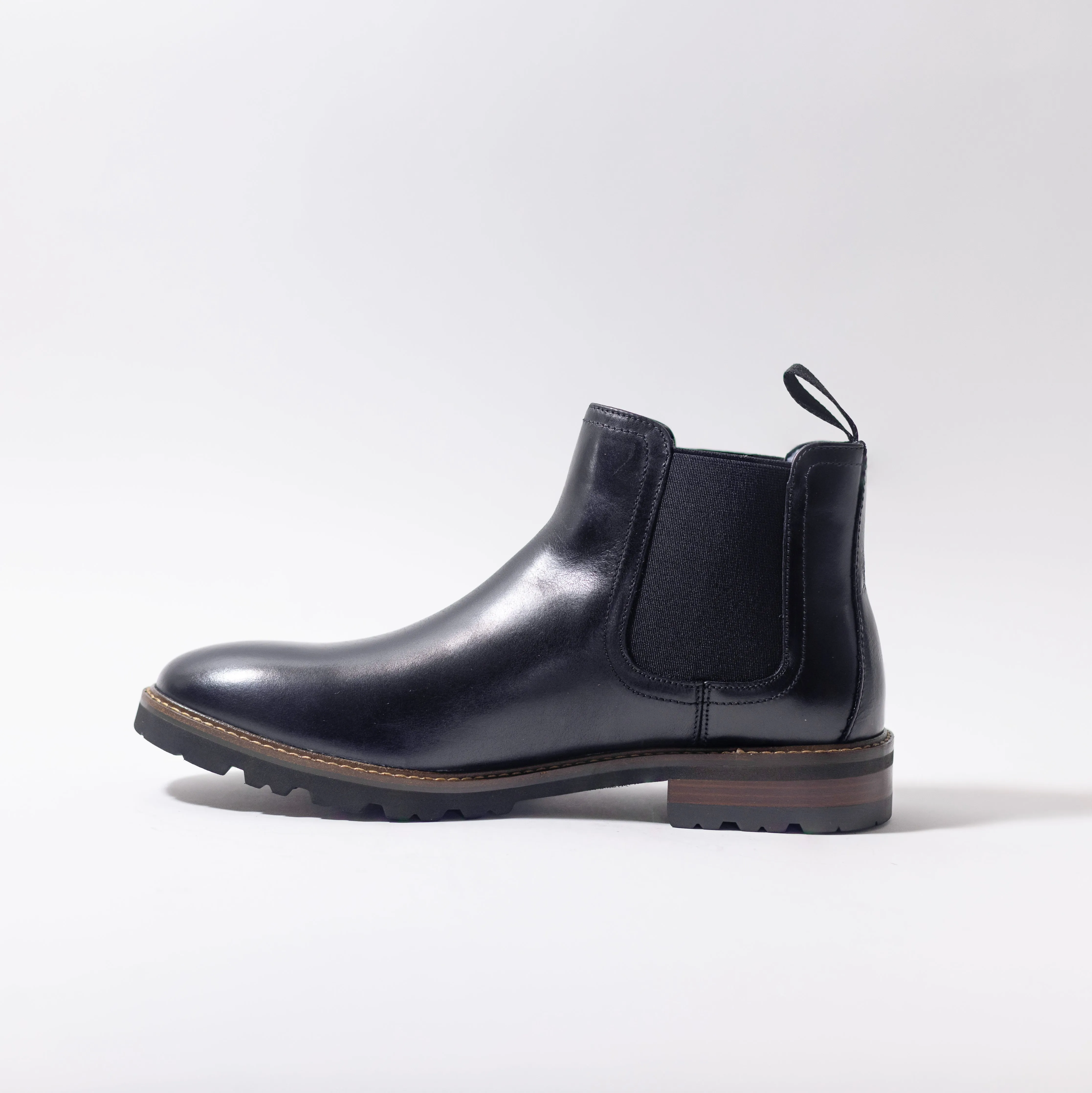 FLORSHEIM RENEGADE CHELSEA BOOTS IN BLACK