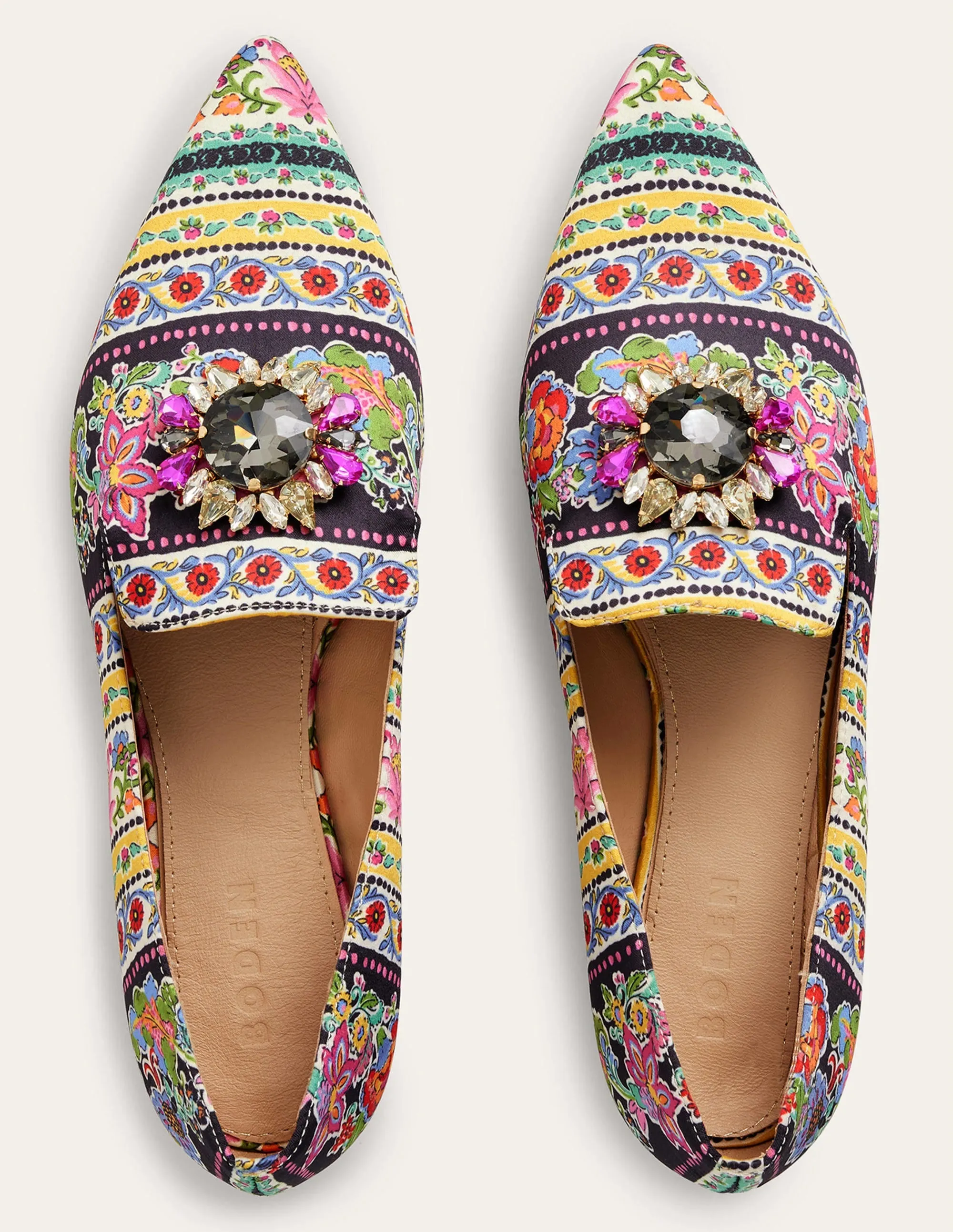 Gemusterte Loafer mit Verzierungen-Nelkenblüten