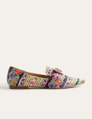 Gemusterte Loafer mit Verzierungen-Nelkenblüten