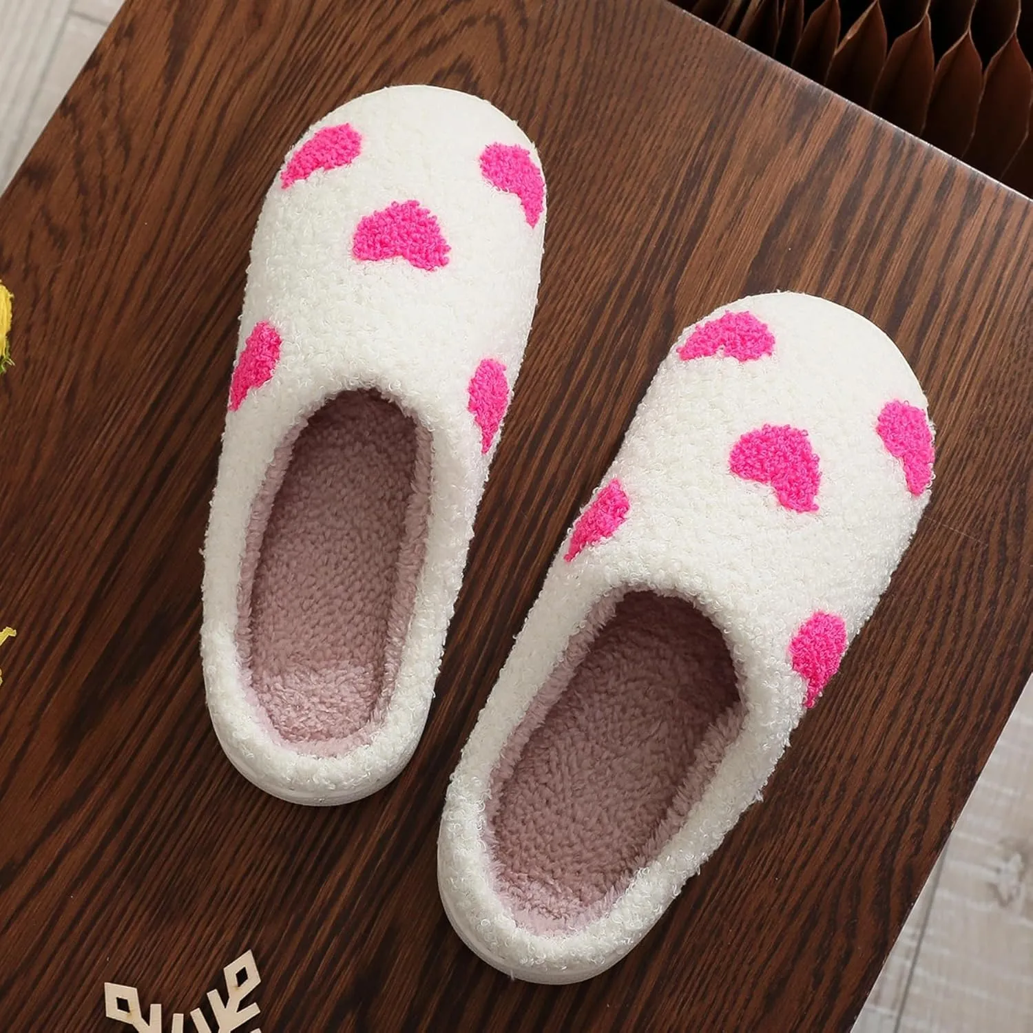 House Slippers for Women Men Indoor Soft Plush Comfy Warm Couple Home Slippers Cute Heart Shaped Winter Cozy Cotton Slippers Slides Slip On Fuzzy Bedroom Slippers