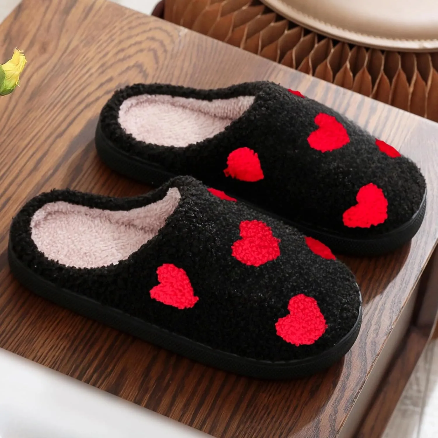 House Slippers for Women Men Indoor Soft Plush Comfy Warm Couple Home Slippers Cute Heart Shaped Winter Cozy Cotton Slippers Slides Slip On Fuzzy Bedroom Slippers