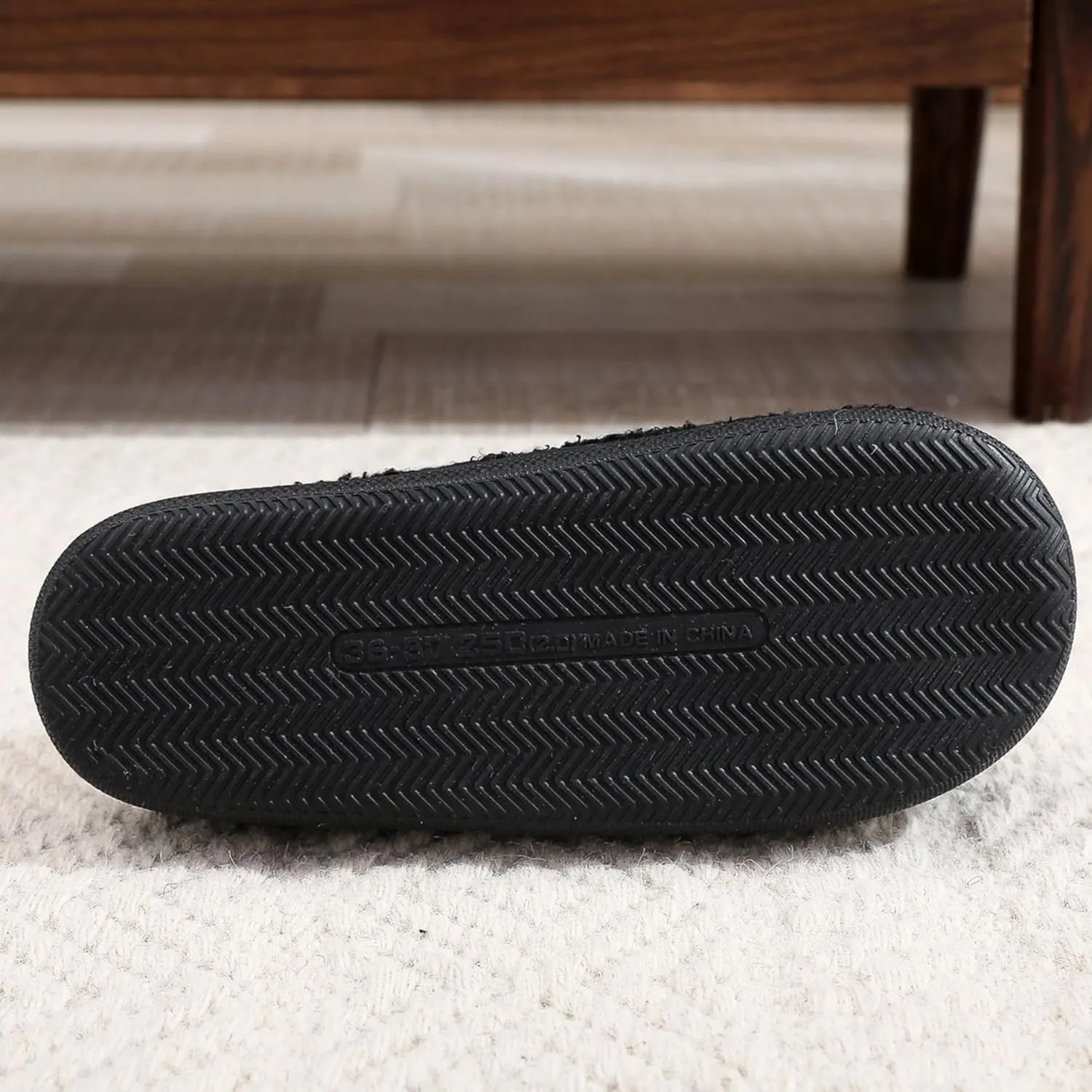 House Slippers for Women Men Indoor Soft Plush Comfy Warm Couple Home Slippers Cute Heart Shaped Winter Cozy Cotton Slippers Slides Slip On Fuzzy Bedroom Slippers