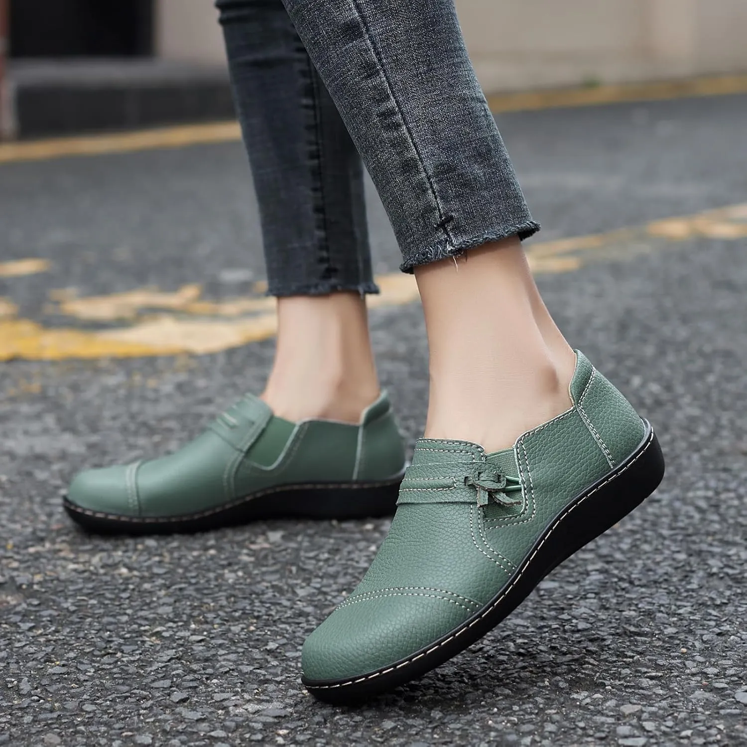 LAZYPOP Women's Classic Comfort Leather Loafers Cute Slip-Ons Casual Dress Shoes Lightweight Walking Flats Everyday Work Shoes