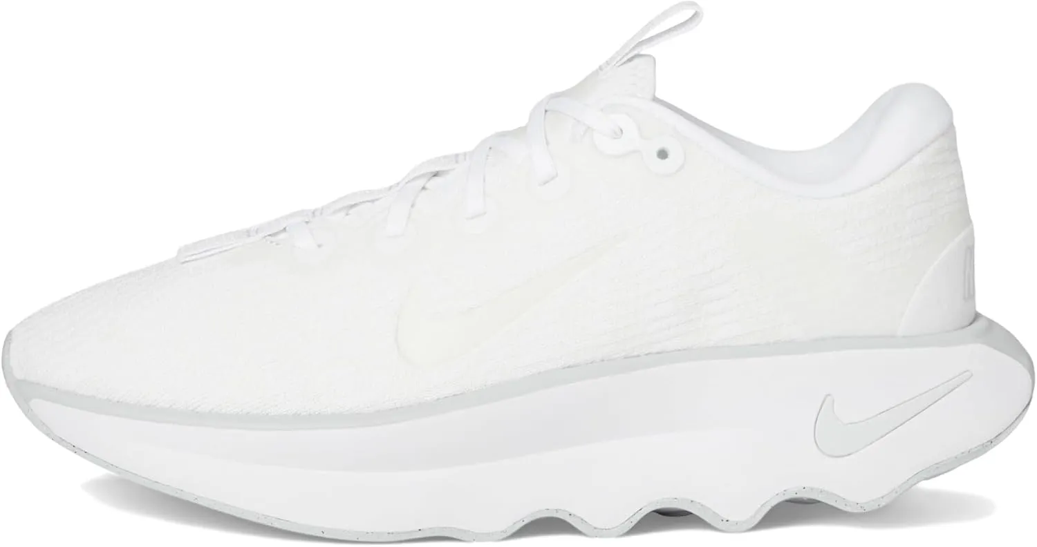 Nike Women's Motiva Sneaker