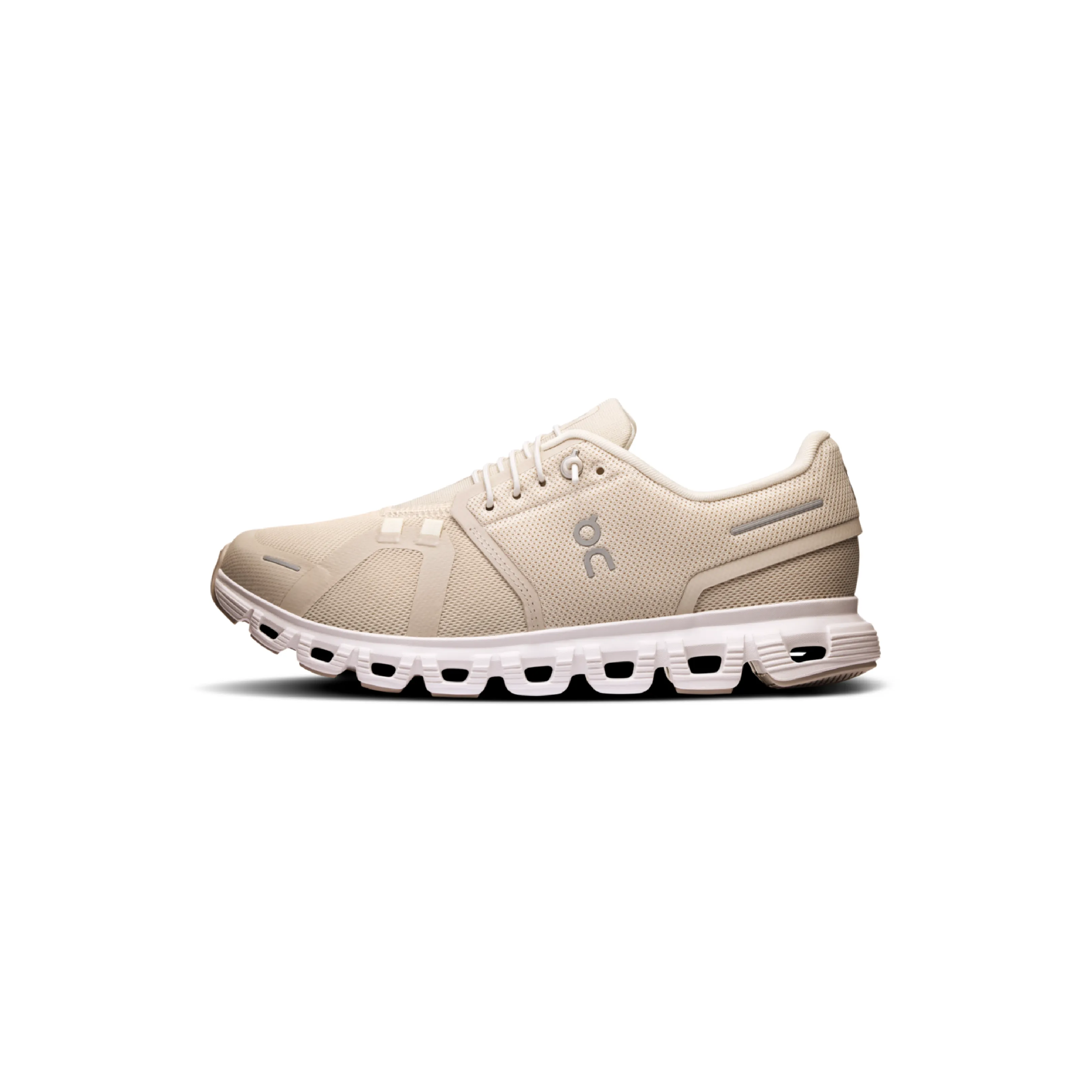 On Running Cloud 6 Pearl / White