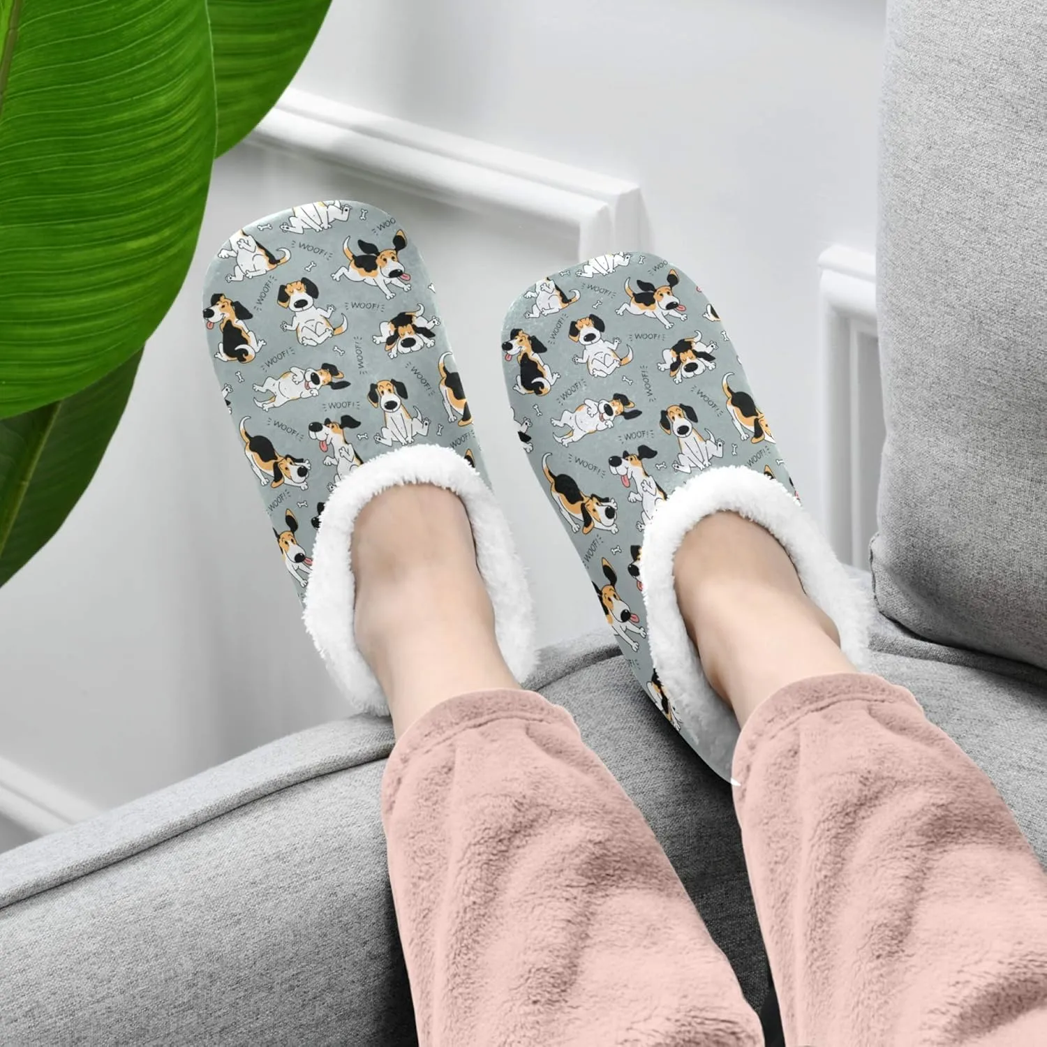 Slipper for Women and Men Fuzzy Memory Foam Soft House Shoes Anti-Skid Sole Coral Fleece House Slipper Beagle Dog On Brown M-XXL