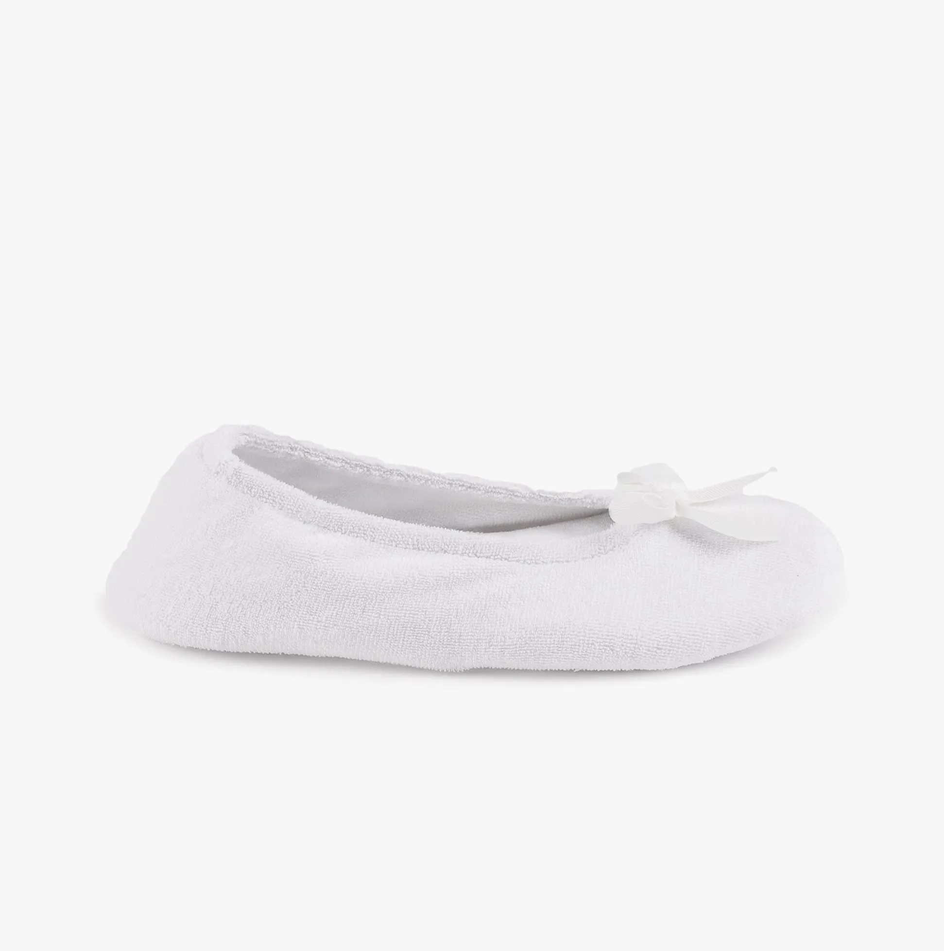 Totes Isotoner TERRY BALLET WITH BOW Womens Ballet Slippers White