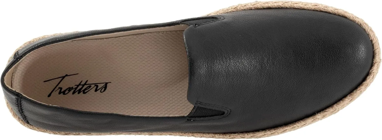 Trotters Women's Poppy Loafer Flat